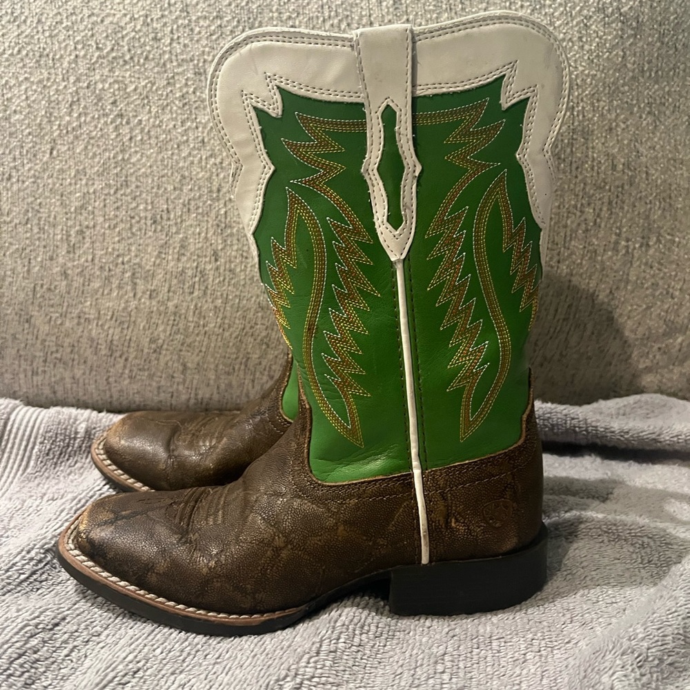Boys Ariat brand cowboy boots